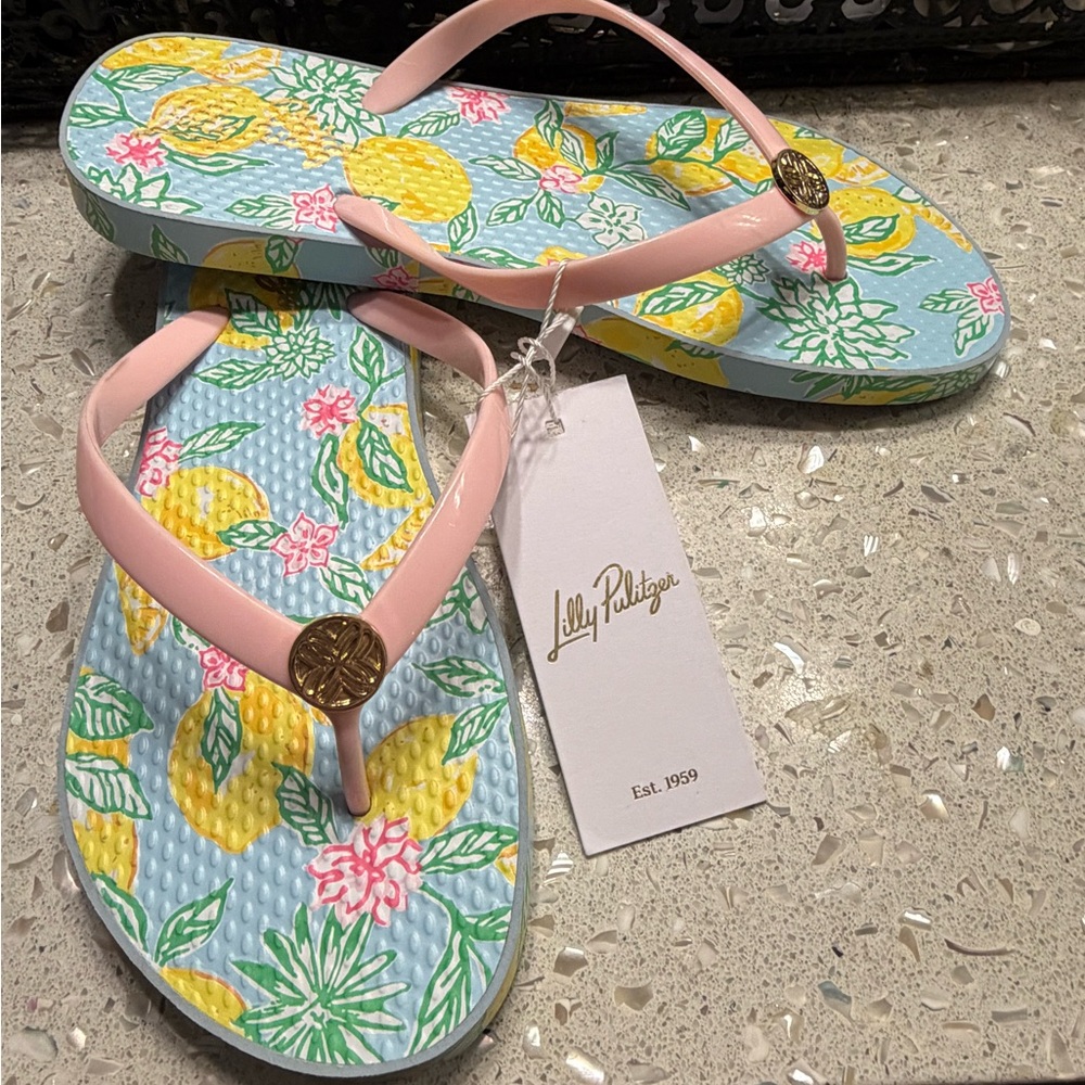 Lilly Pulitzer Floral Flip Flops 7/8 NWT